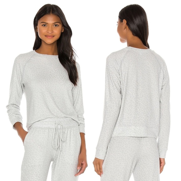NWT BEYOND YOGA | Brushed Knit Printed Favorite Raglan in Gray Leopard | Size M - Picture 1 of 10